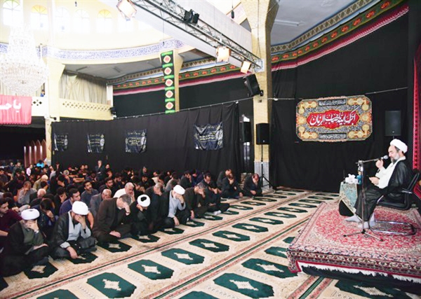گرامیداشت اربعین حسینی هم‌زمان با سالگرد تدفین شهید گمنام در دانشگاه برگزار شد