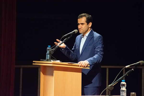سخنرانی دکتر حسینی با موضوع آموزش با طعم عدالت
